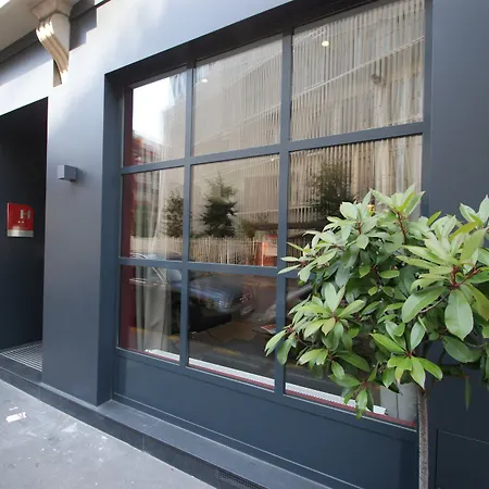 Parici Billancourt 3*